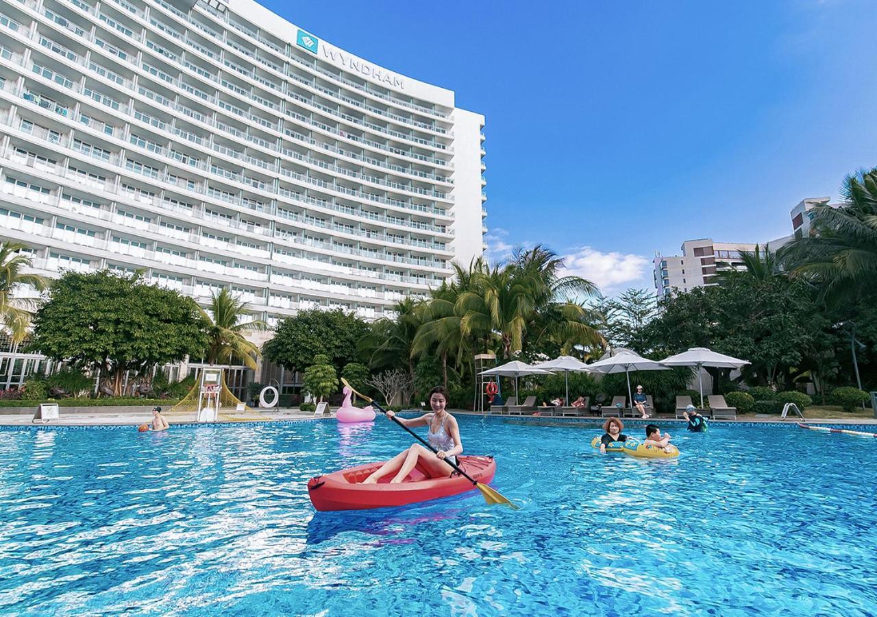 Wyndham Sanya Bay Hotel Exterior photo
