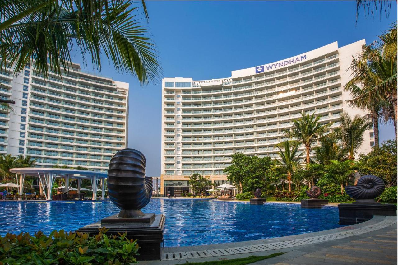 Wyndham Sanya Bay Hotel Exterior photo